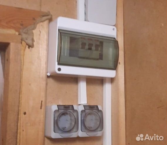 Электрик. Монтаж розеток и выключателей