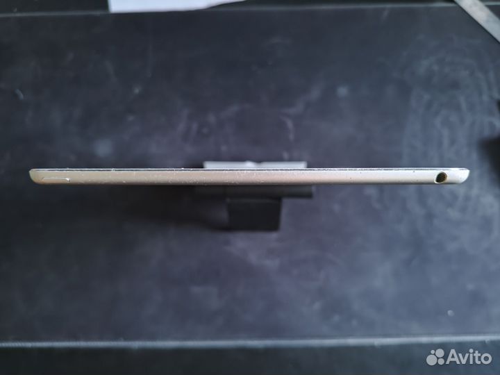 iPad air wifi (2- поколения) 64gb