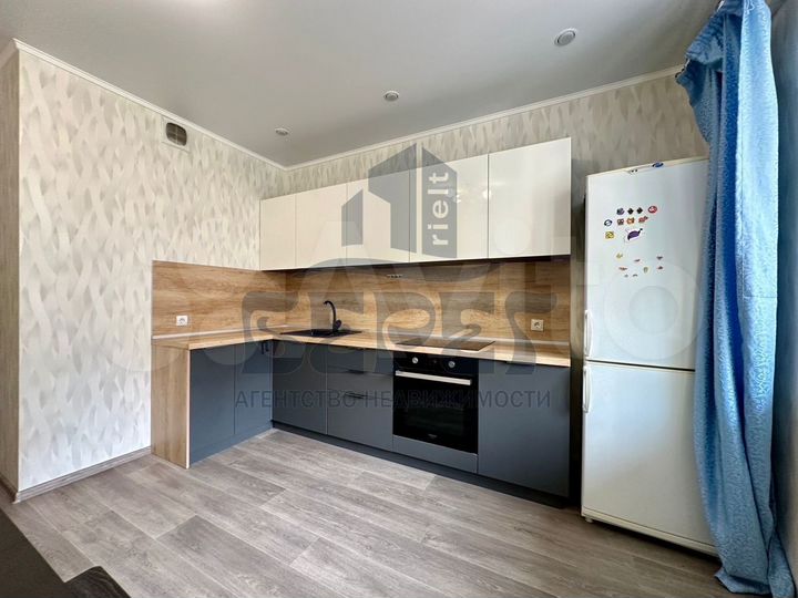 2-к. квартира, 65 м², 8/18 эт.