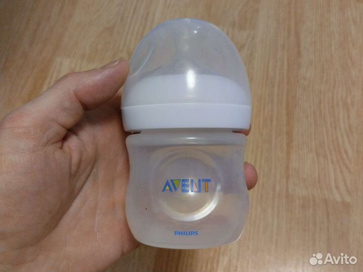 Продам ручной молокоотсос avent