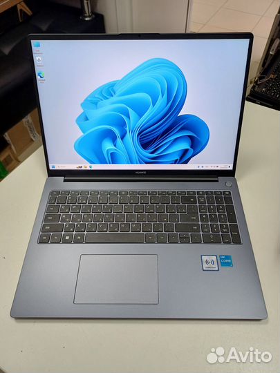 Новый ноутбук Huawei MateBook D 16 i3 1215U/8/512