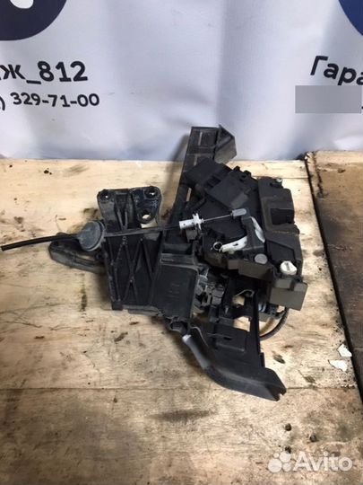 Замок двери задний левый Ford Focus 2 shdb 2011