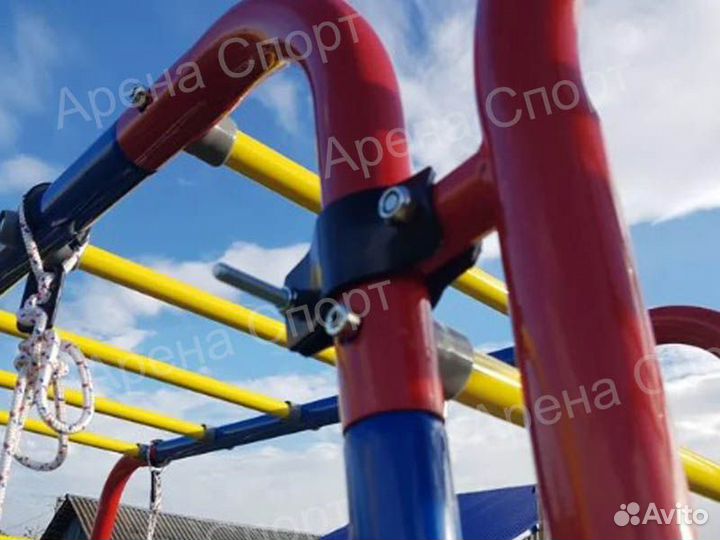 Уличный спортивный комплекс