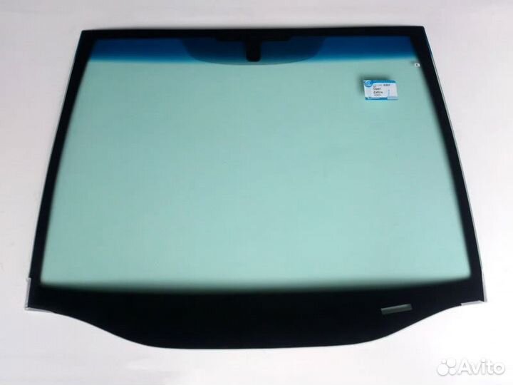 Лобовое стекло Subaru Traviq Субару Травик 2005гв