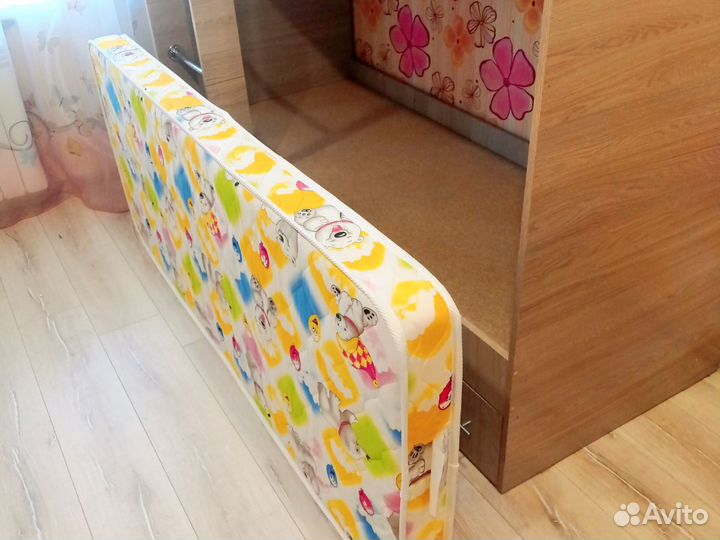 Двухъярусная кровать для детей