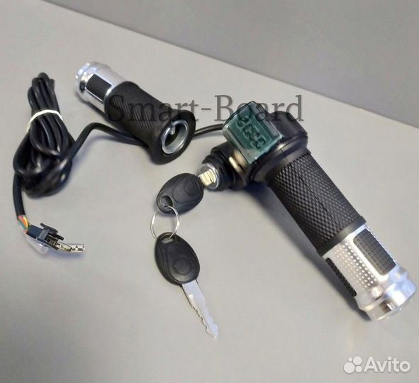 Ручка газа с замком зажигания для электросамоката