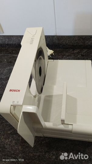 Ломтерезка,слайсер экектрический 