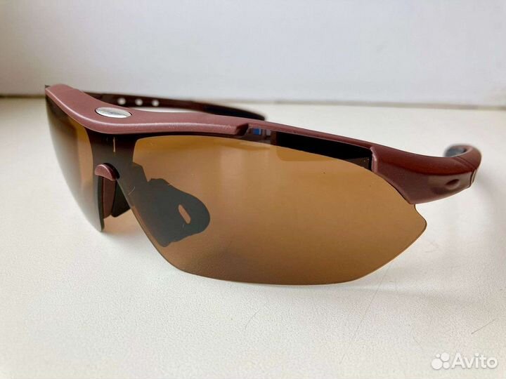 Коричневые спортивные солнцезащитные очки