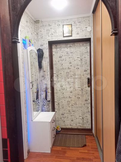 Комната 18 м² в 8-к., 4/5 эт.