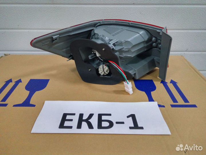 Фонарь правый внешний Kia Cerato 2 2009-2012