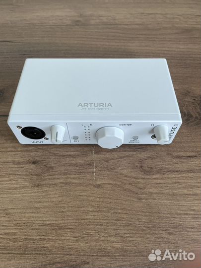 Аудиоинтерфейс arturia minifuse 1
