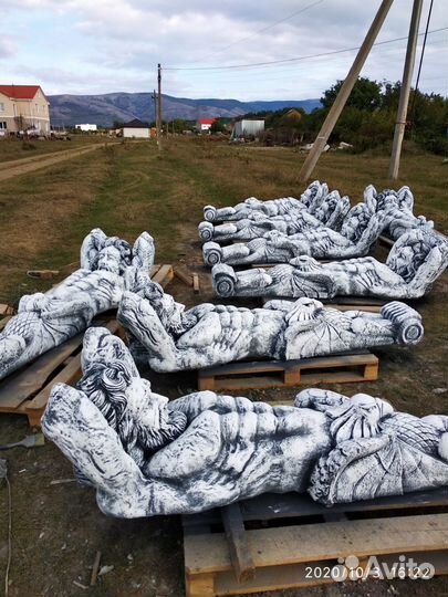 Атлант бетонный