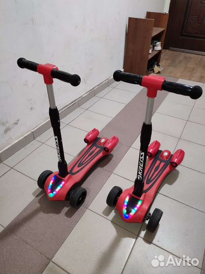 Самокат с турбинами, музыкой и дымом