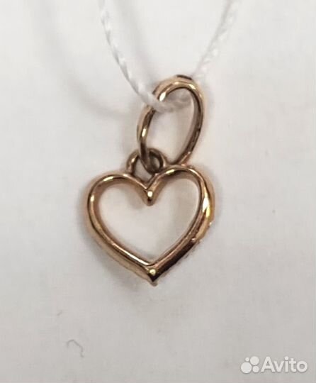 Золотая подвеска с камнем