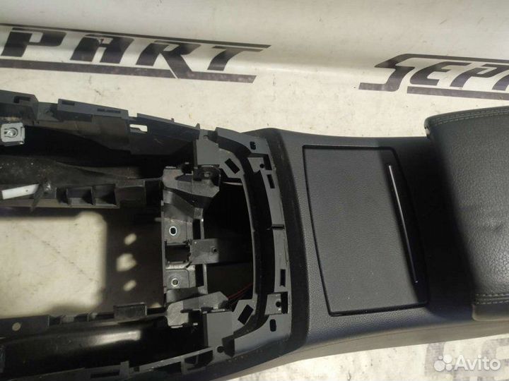 Подлокотник Audi A6 C7 2011—2014