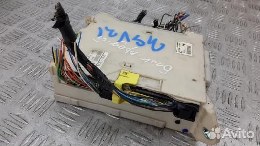 Блок предохранителей lexus GS 3 (3SV21M103)