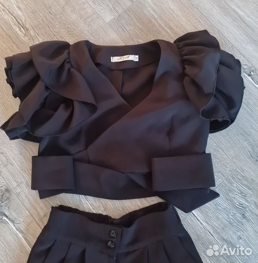 Костюм нарядный брючный для девочки 140