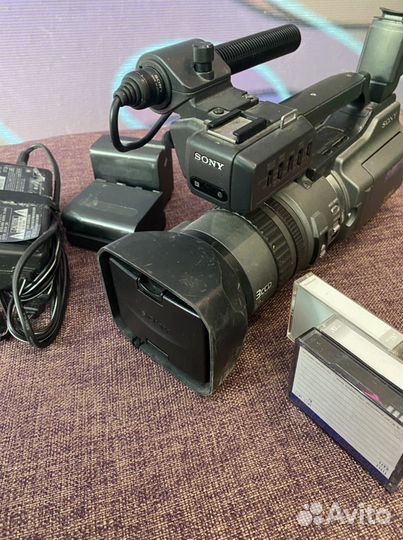 Профессиональная видеокамера sony
