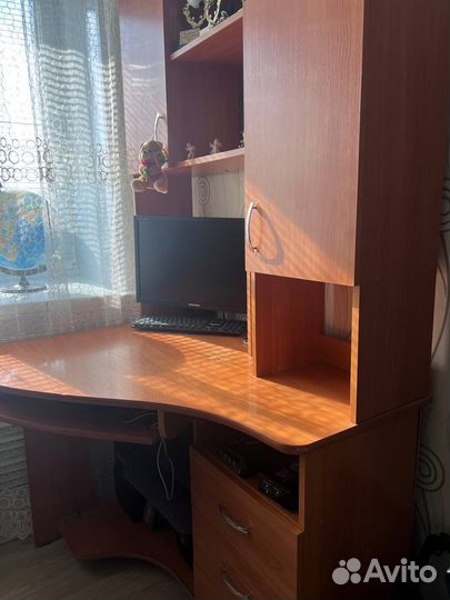 Компьютерный стол
