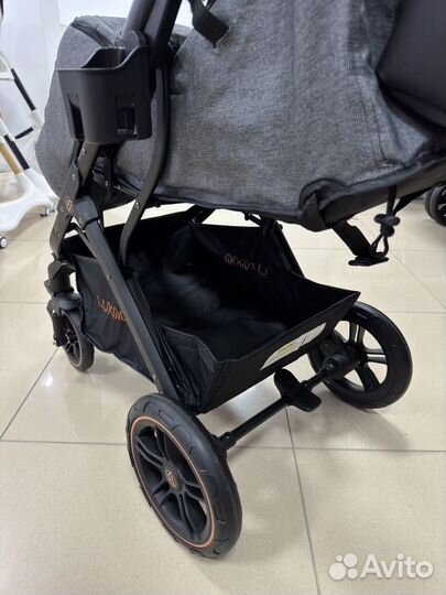 Коляска прогулочная