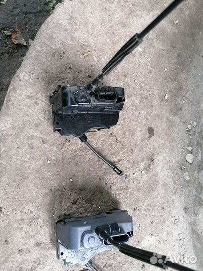 Задний левый замок двери лагуна 2