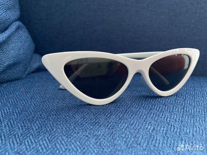Солнцезащитные очки кошачий глаз в белой оправе