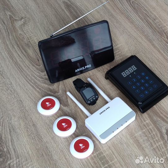 Кнопка вызова персонала, часы, табло, пуль, репите