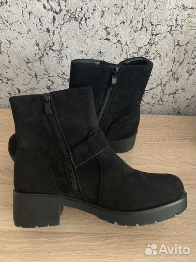 Женские ботинки