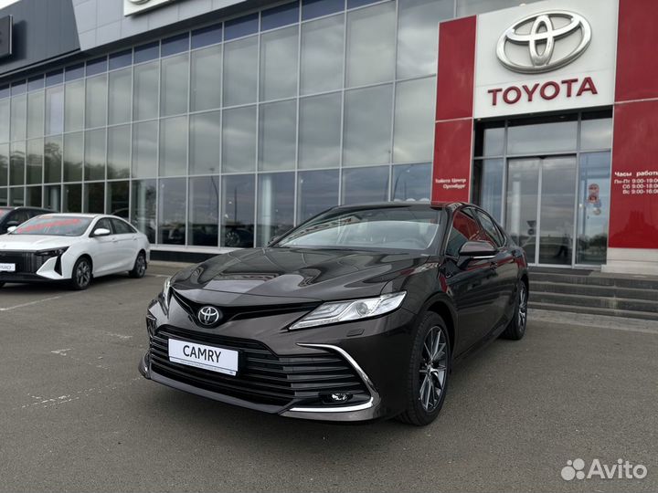 Toyota Camry 2.5 AT, 2024