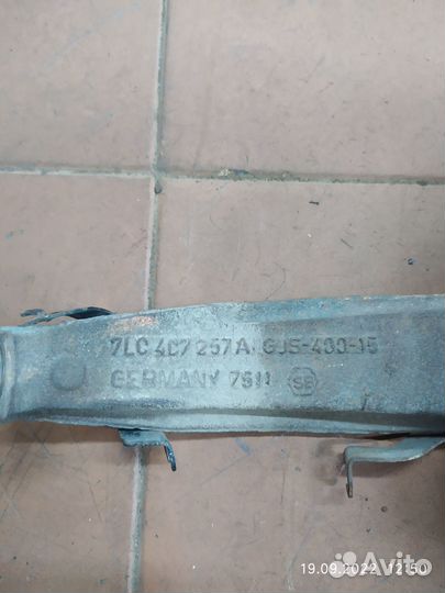 Кулак поворотный цапфа Audi Q7 Touareg Cayenne