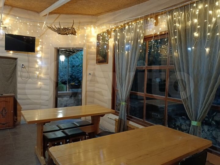 Комната 90 м² в 5-к., 1/1 эт.