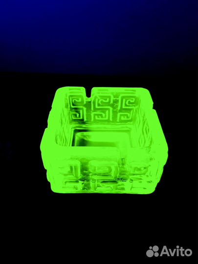 Урановое стекло Европа ваза/пепельница