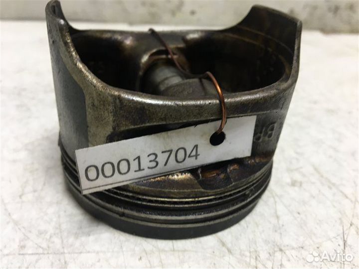 Поршень Volkswagen Polo 1994-1999 V276H