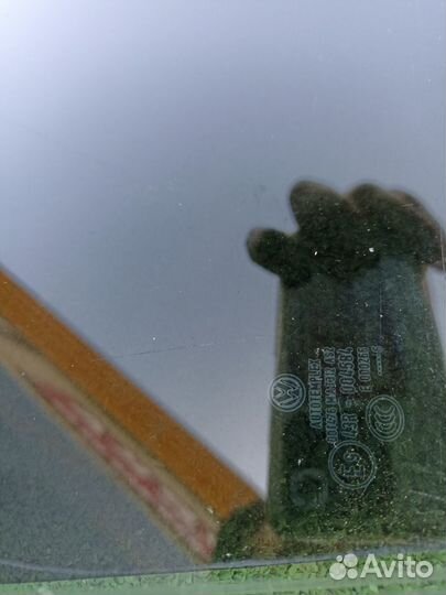 Стекло дверное заднее правое Volkswagen Jetta