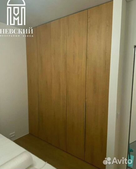 Шкафы распашные