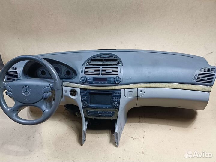 Торпедо Mercedes W211