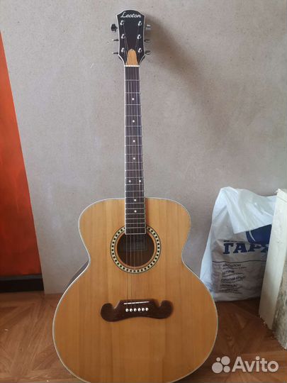 Акустическая гитара