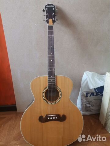 Акустическая гитара