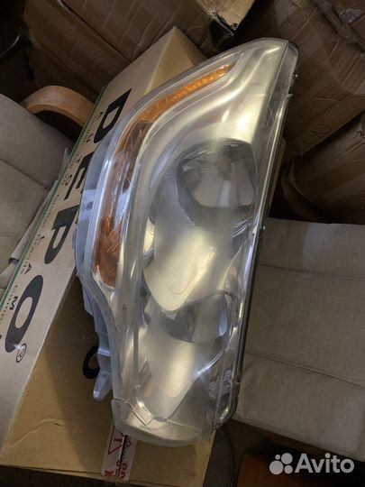 Фара левая CitroenC4 B7 б/у сломанная
