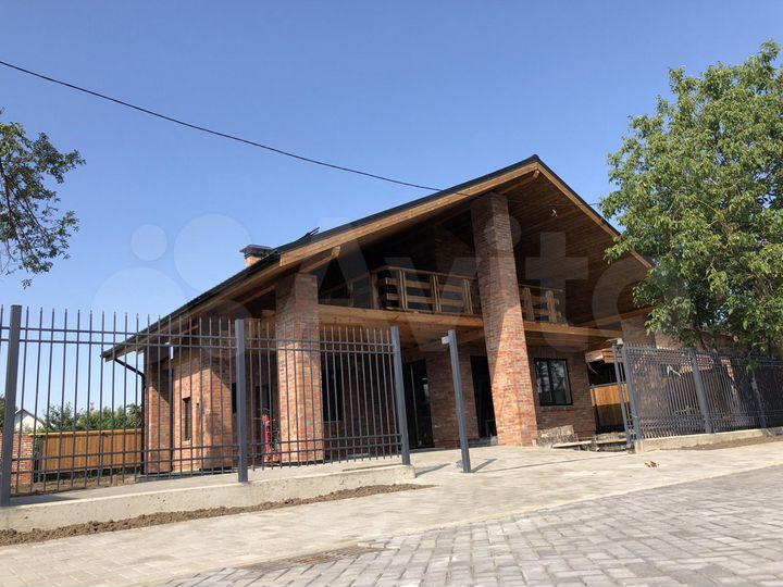 Коттедж 150 м² на участке 6 сот.