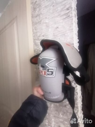 Наколенники