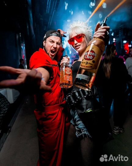 Бармен Girl без опыта