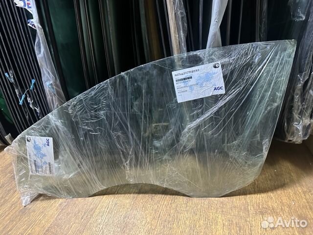 Volkswagen Jetta 6 стекло правое 5C6845202B