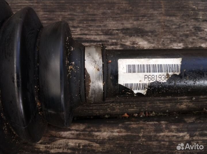 Полуось передняя лева jeep Cherokee WK2 3.0 CRD