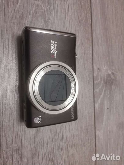 Компактный фотоаппарат canon