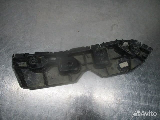 Кронштейн переднего бампера правый Renault Duster