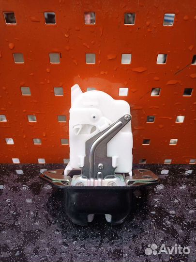 Замок багажника Nissan Murano