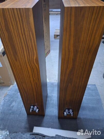 Напольная акустика Martin Logan Motion F20 Walnut