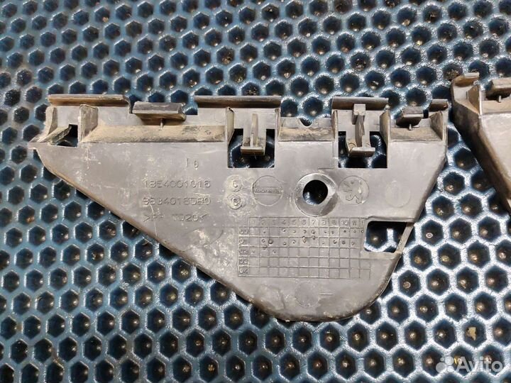 Кронштейн заднего бампера Peugeot 307