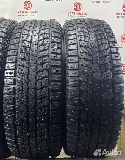 Dunlop SP Winter Ice 01 215/60 R16